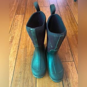 Kids Muck boots size 1 hale